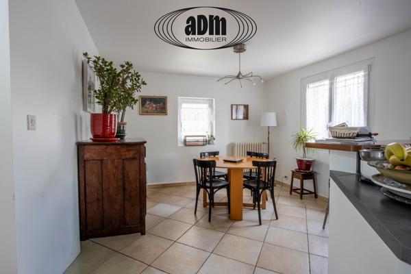 Maison
                                                                                                                                                                                                                                                                                                                        6 pièce(s)                                                                                                                                                                                                          4 chambre(s)                                                                                                                                                                                                          161  m²