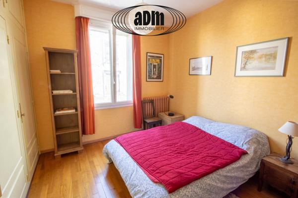 Maison
                                                                                                                                                                                                                                                                                                                        6 pièce(s)                                                                                                                                                                                                          4 chambre(s)                                                                                                                                                                                                          161  m²