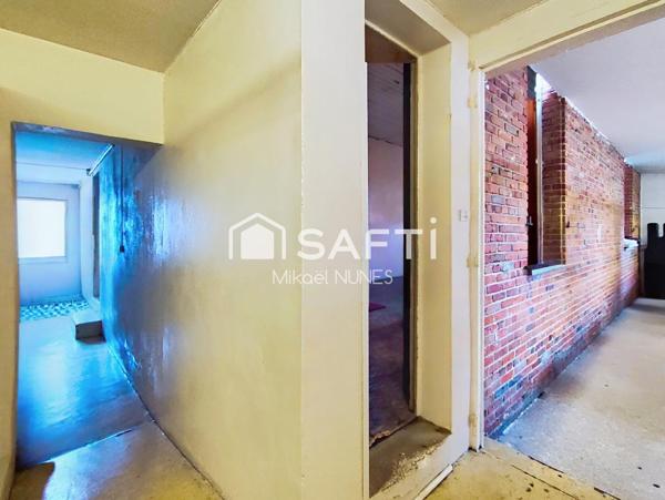 FONTAINE LESTANG - Local professionnel de 137 m²