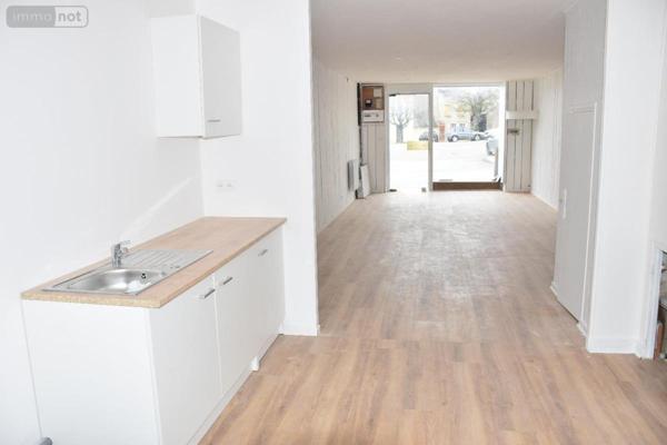 Fonds et/ou murs commerciaux à louer à Mézériat dans l'Ain (01660), ref : 01065-L388