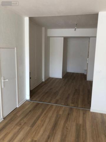 Fonds et/ou murs commerciaux à louer à Mézériat dans l'Ain (01660), ref : 01065-L388