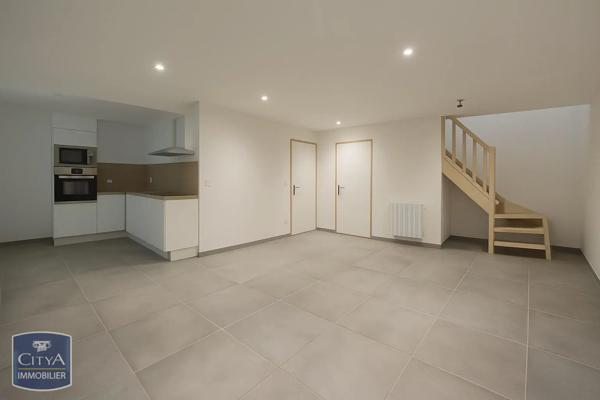 Maison à louer 4 pièces 80.5m² Saint-Symphorien-d'Ancelles (71570)