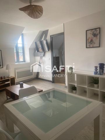 Immeuble rénové – 3 appartements meublés avec parkings et caves