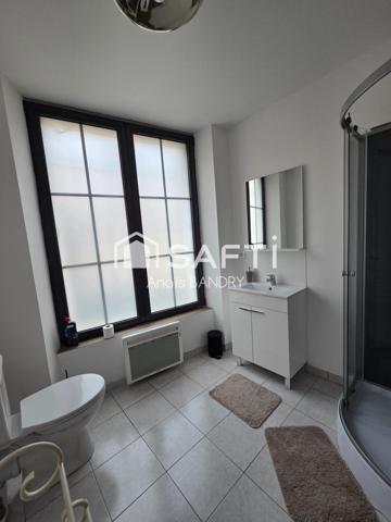 Immeuble rénové – 3 appartements meublés avec parkings et caves