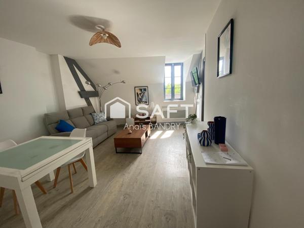 Immeuble rénové – 3 appartements meublés avec parkings et caves