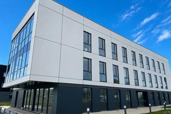 À LOUER - LE HAVRE - IMMEUBLE DE BUREAUX 1 066 M2 DIVISIBLES À PARTIR DE 533 m2