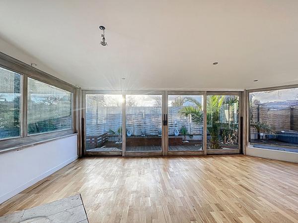 Maison 5 piéces - 3 chambres - sous-sol total - jardin