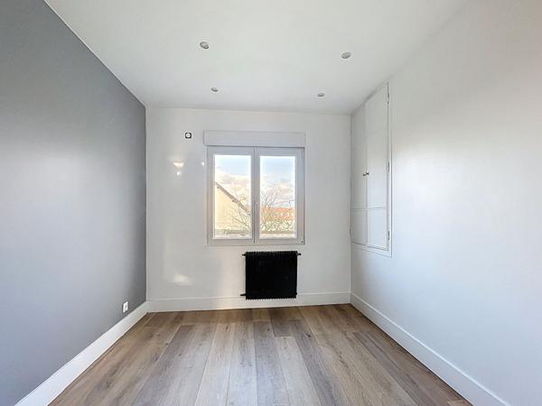 Maison 5 piéces - 3 chambres - sous-sol total - jardin