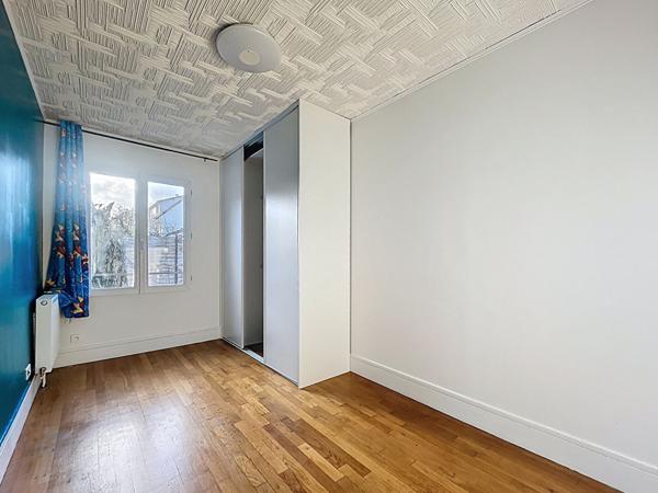 Maison 5 piéces - 3 chambres - sous-sol total - jardin