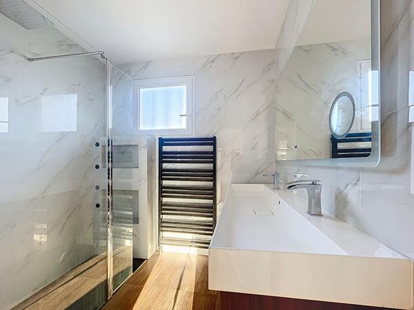 Maison 5 piéces - 3 chambres - sous-sol total - jardin