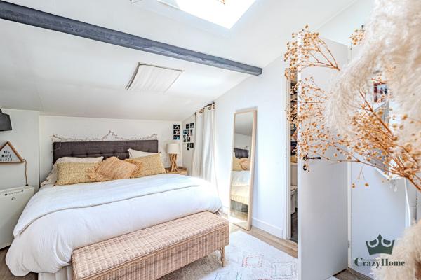 Loft
                                                                                                                                                                                                                                                                                                                        5 pièce(s)                                                                                                                                                                                                          4 chambre(s)                                                                                                                                                                                                          183  m²