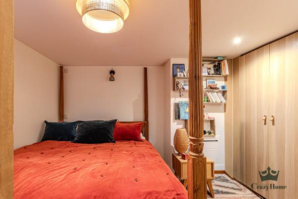 Loft
                                                                                                                                                                                                                                                                                                                        5 pièce(s)                                                                                                                                                                                                          4 chambre(s)                                                                                                                                                                                                          183  m²