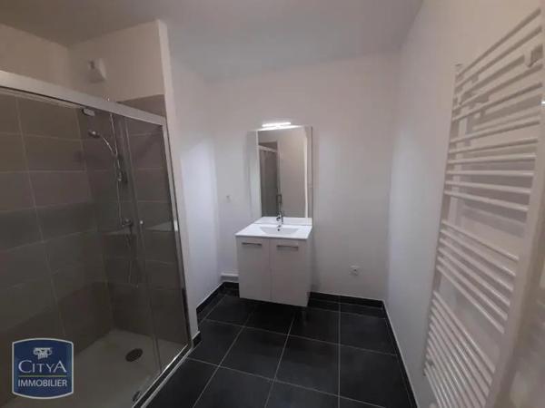 Appartement à louer 3 pièces 58.25m² Tours (37100)
