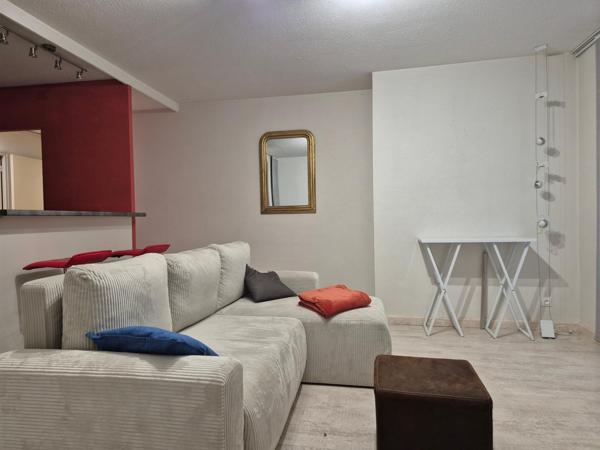 APPARTEMENT 2 PIECES AVEC BALCON