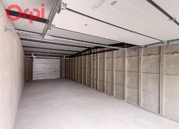 Stationnement à louer    38 m2 Monnaie