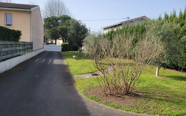 Appartement à louer    3 pièces •  Pessac