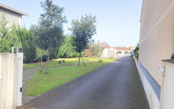 Appartement à louer    3 pièces •  Pessac