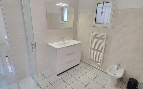 Appartement à louer    3 pièces •  Pessac