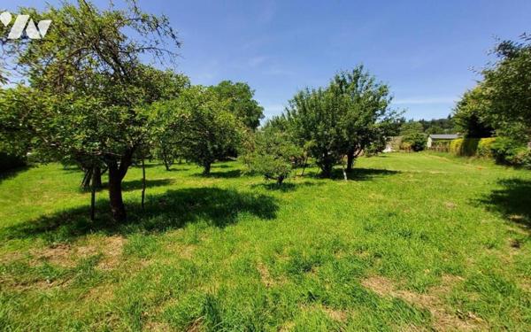 Terrain à bâtir de 698 m²