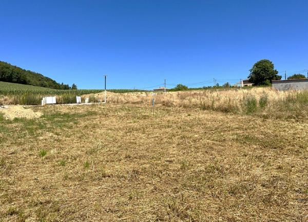 Terrain à vendre    Pomeys