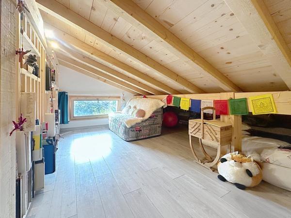 A vendre- Chalet d'exception tout en bois avec vue panoramique sur la chaîne Aravis