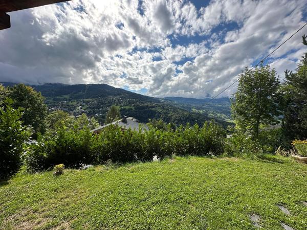A vendre- Chalet d'exception tout en bois avec vue panoramique sur la chaîne Aravis
