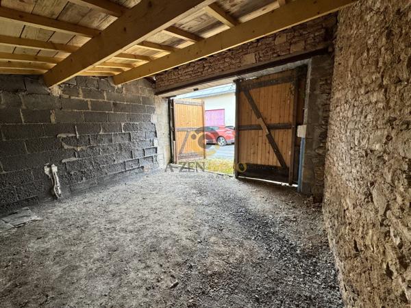 2 Garages dans le bourg de  Champdeniers
