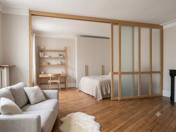 Grand studio avec cachet et fort potentiel en 2 pièces