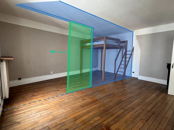 Grand studio avec cachet et fort potentiel en 2 pièces