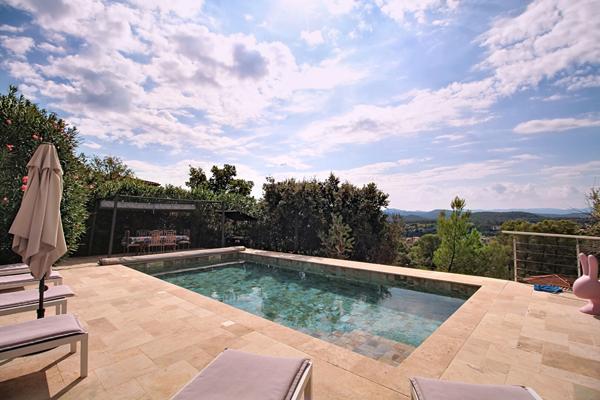A VENDRE Maison LA MOTTE 185 m² avec PISCINE et VUE
