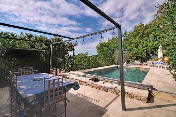A VENDRE Maison LA MOTTE 185 m² avec PISCINE et VUE