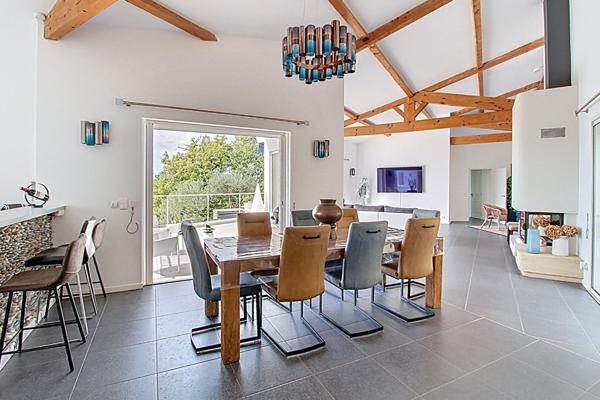 A VENDRE Maison LA MOTTE 185 m² avec PISCINE et VUE