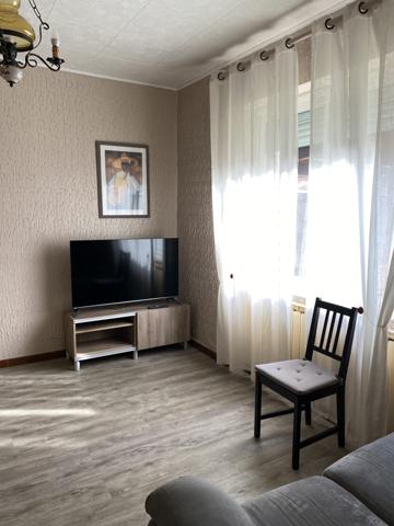 Maison en pierre avec jardin