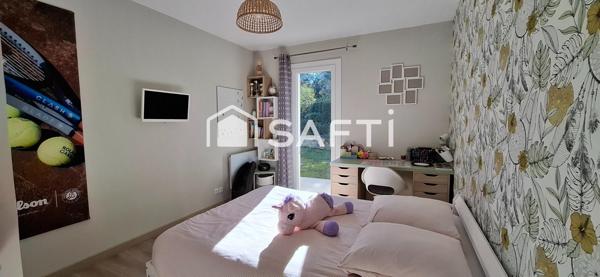 Maison  5 pièces, dont 3 chambres, aucun travaux