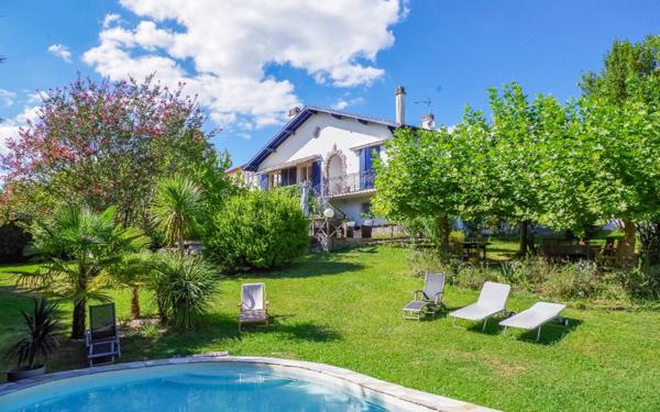 Maison à vendre    7 pièces •  Urcuit