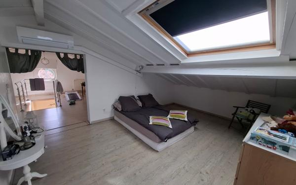 Maison à vendre    7 pièces •  Urcuit