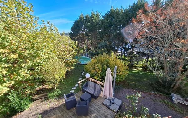 Maison à vendre    7 pièces •  Urcuit