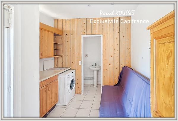 Appartement 32 m² à vendre Quartier naturiste de Leucate (11), avec cellier, cour et place de parking privées.