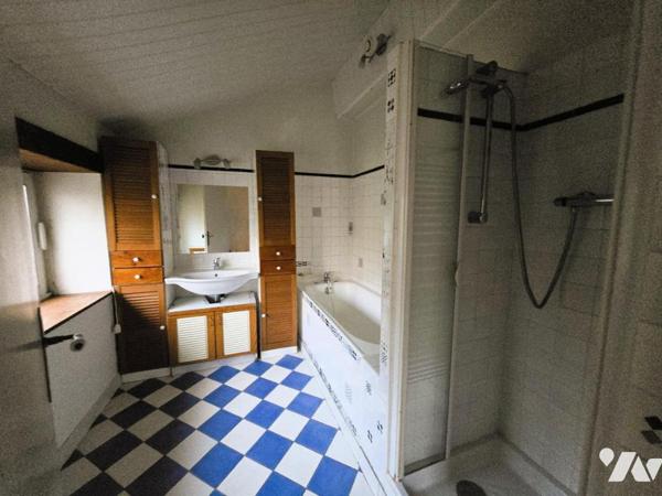 Trélazé Maison 1930 avec double acces