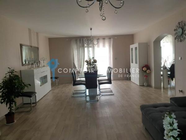 Maison
                                                                                                                                                                                                                                                                                                                        5 pièce(s)                                                                                                                                                                                                          3 chambre(s)                                                                                                                                                                                                          107.21  m²