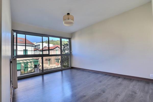 Appartement T2 - balcon - garage