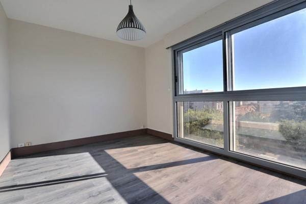 Appartement T2 - balcon - garage