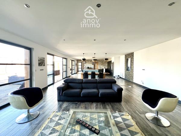 Maison
                                                                                                                                                                                                                                                                                                                        6 pièce(s)                                                                                                                                                                                                          4 chambre(s)                                                                                                                                                                                                          234  m²