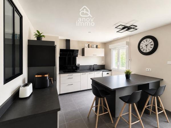 Maison
                                                                                                                                                                                                                                                                                                                        6 pièce(s)                                                                                                                                                                                                          5 chambre(s)                                                                                                                                                                                                          132  m²