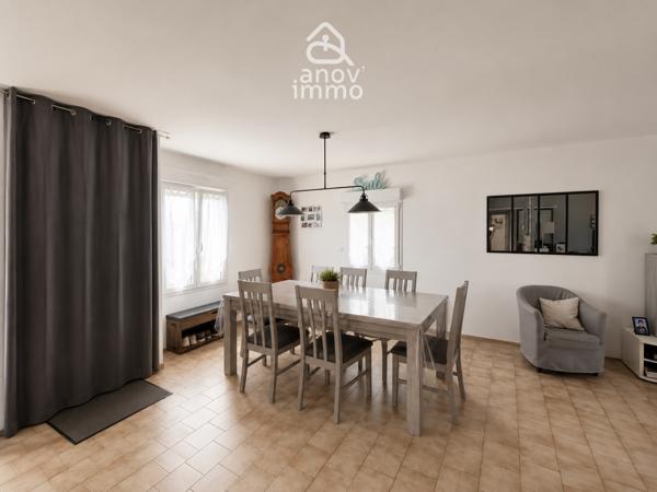 Maison
                                                                                                                                                                                                                                                                                                                        6 pièce(s)                                                                                                                                                                                                          5 chambre(s)                                                                                                                                                                                                          132  m²
