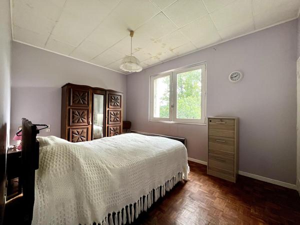 Maison T4 de 90m² sur terrain de 5000m² à rénover