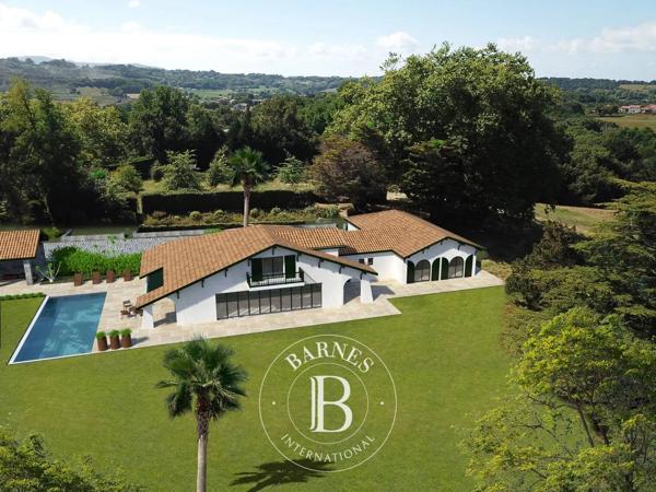 Urrugne, Maison  250 m² à vendre