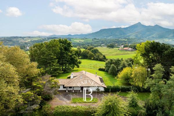 Urrugne, Maison  250 m² à vendre