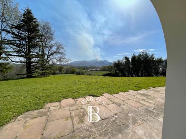 Urrugne, Maison  250 m² à vendre