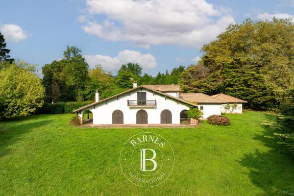 Urrugne, Maison  250 m² à vendre